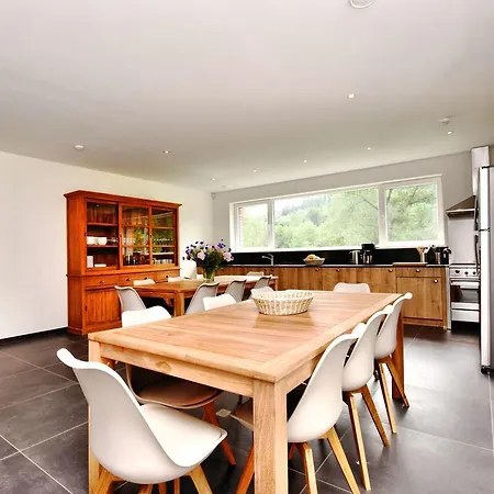 Spacious Holiday In With Large Terrace Nyaraló *