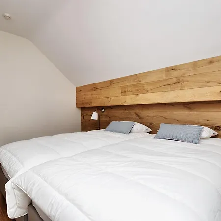 Spacious Holiday In With Large Terrace Nyaraló
